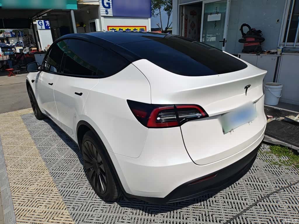Tesla Model Y, 2022 все фото
