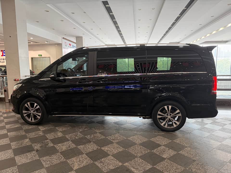 Mercedes-Benz V-class