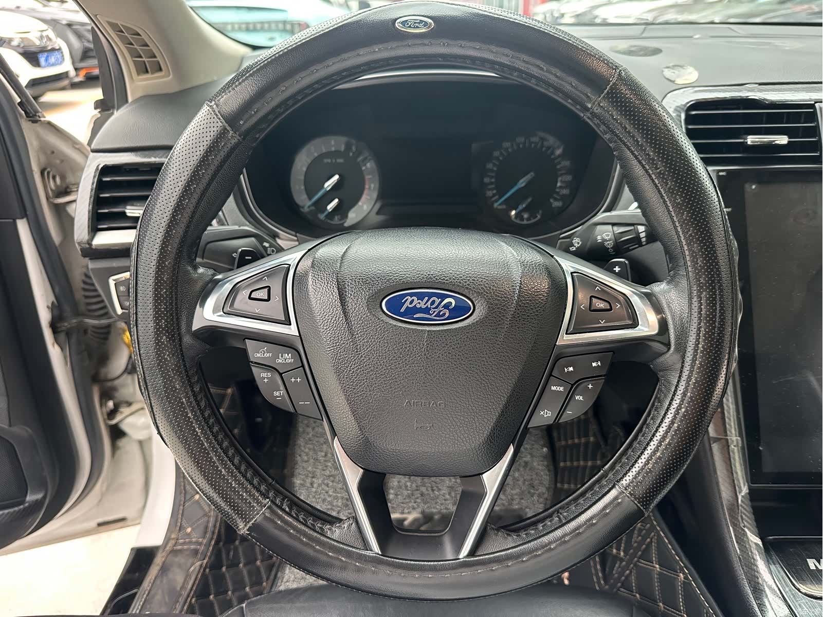 Ford Mondeo, 2017 12
