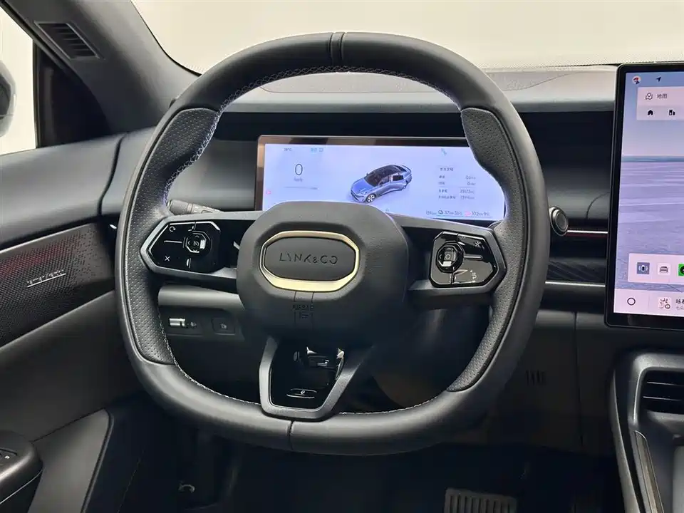 Lynk & Co 07 EM-P
