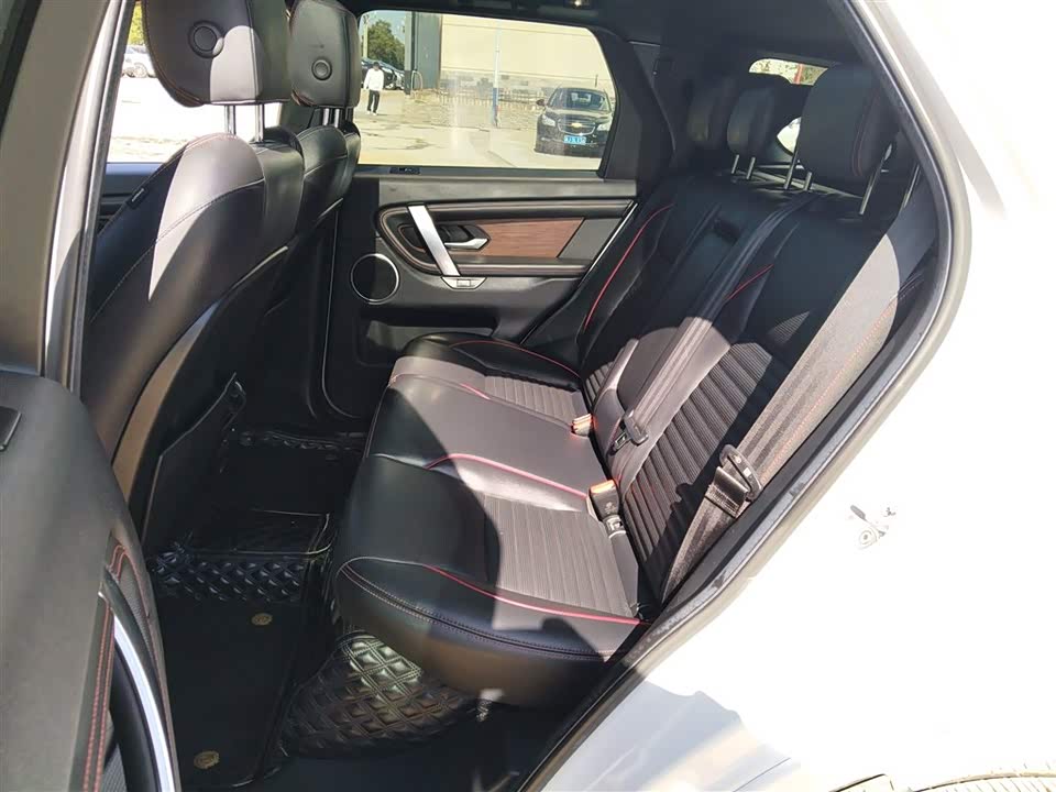 Land Rover Discover sports