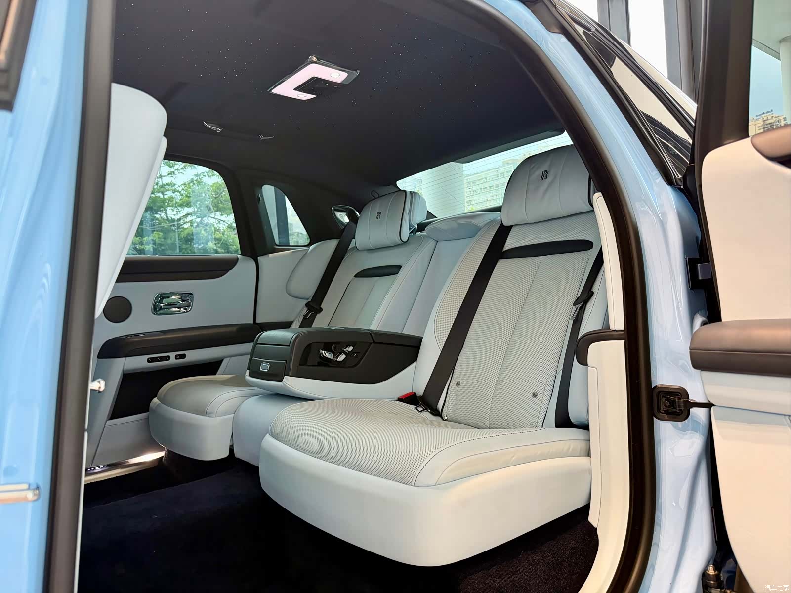 Rolls-Royce Ghost, 2021 9
