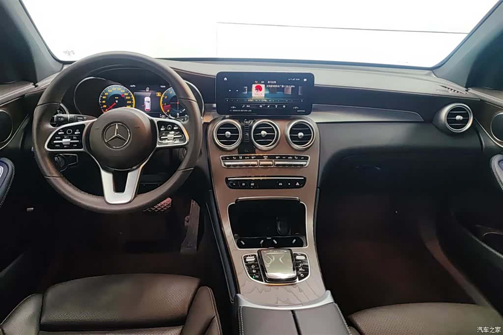 Mercedes-Benz GLC, 2022 12