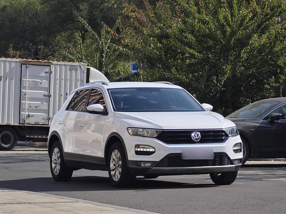 Volkswagen T-ROC exploring Songs