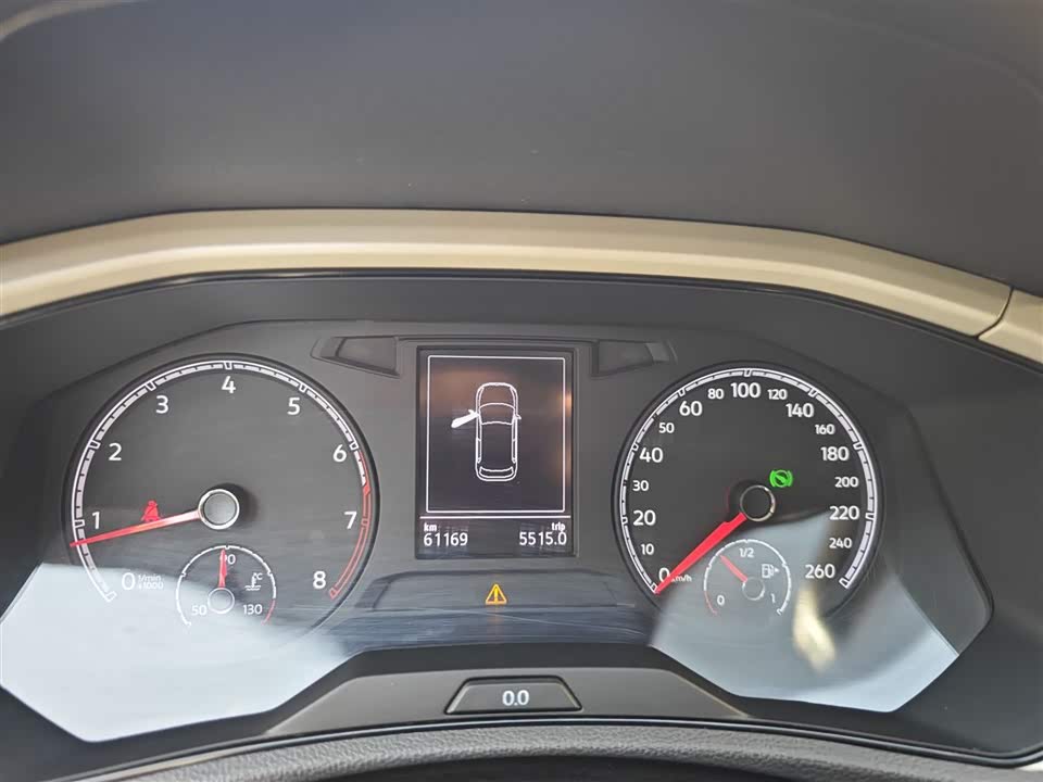 Volkswagen T-ROC exploring Songs