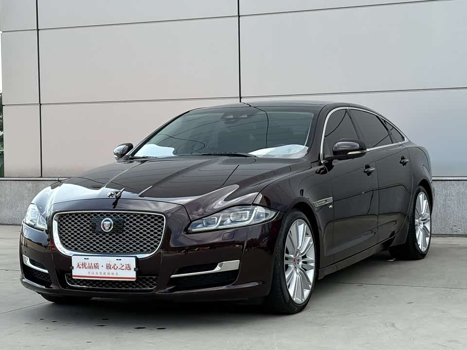 Jaguar XJ