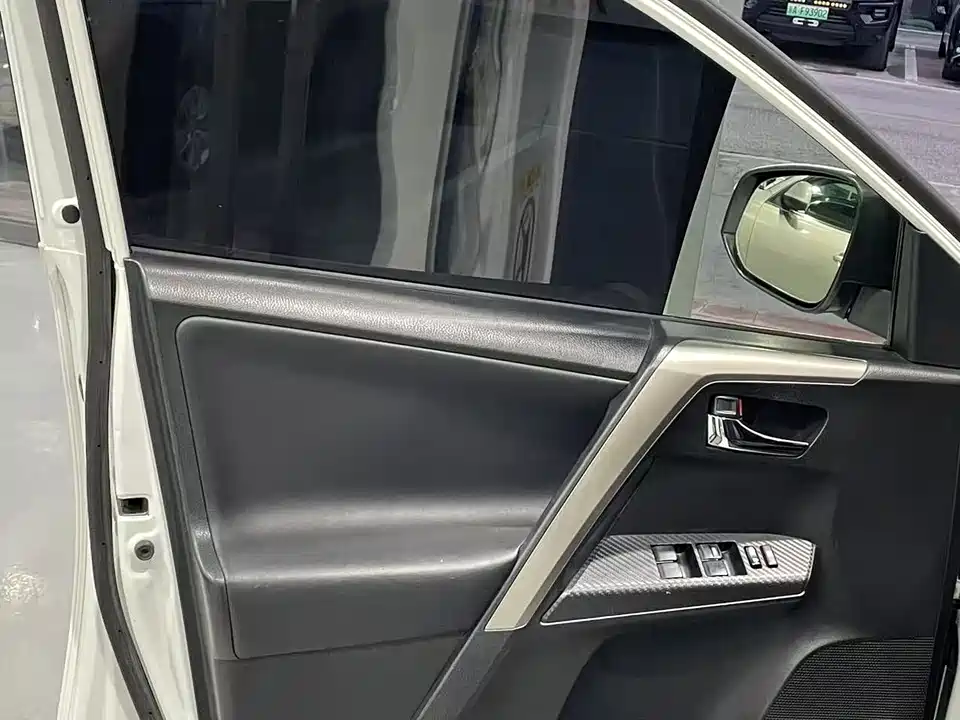 Toyota RAV4 Rongfang