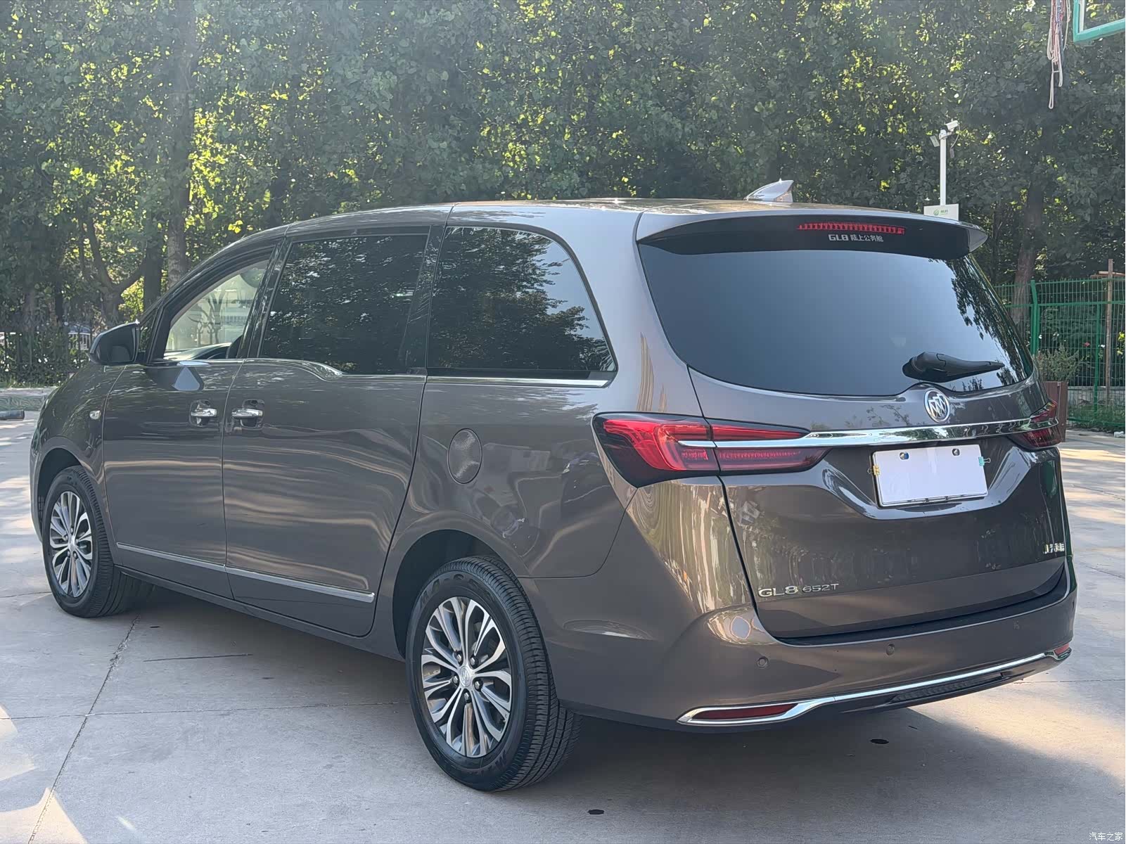 Buick GL8, 2020 9