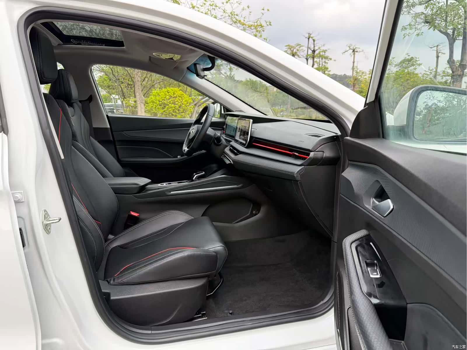 Geely Binray, 2025 12