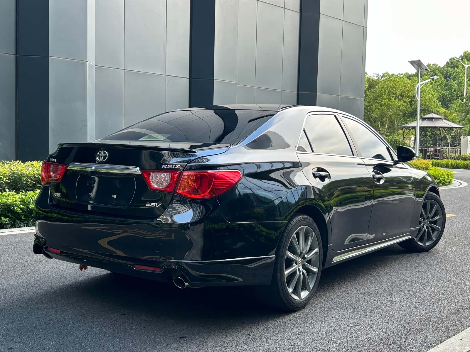 Toyota 2.5V, 2013 3
