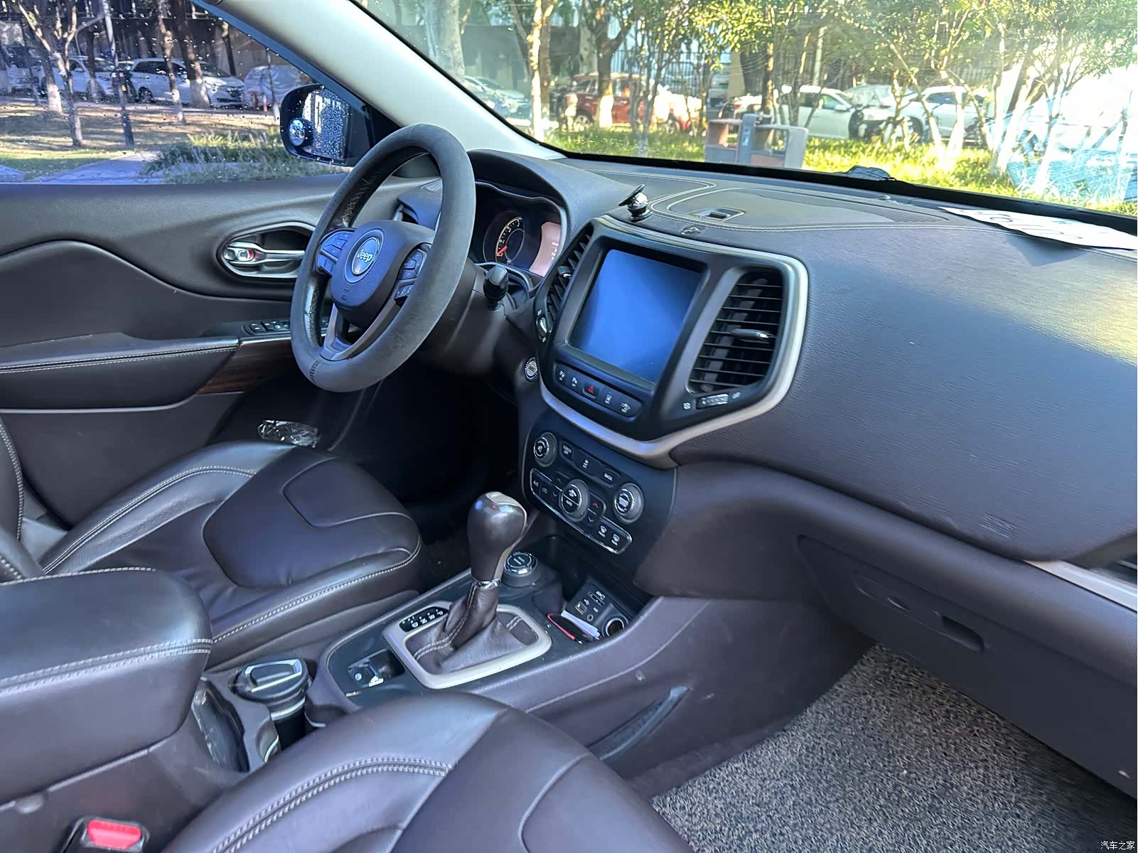 Jeep Cherokee, 2014 18