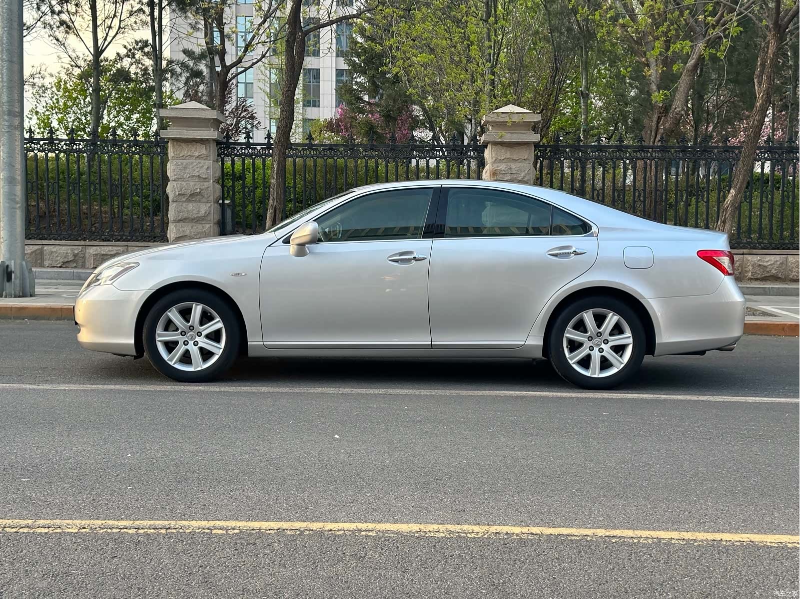 Lexus ES, 2009 4
