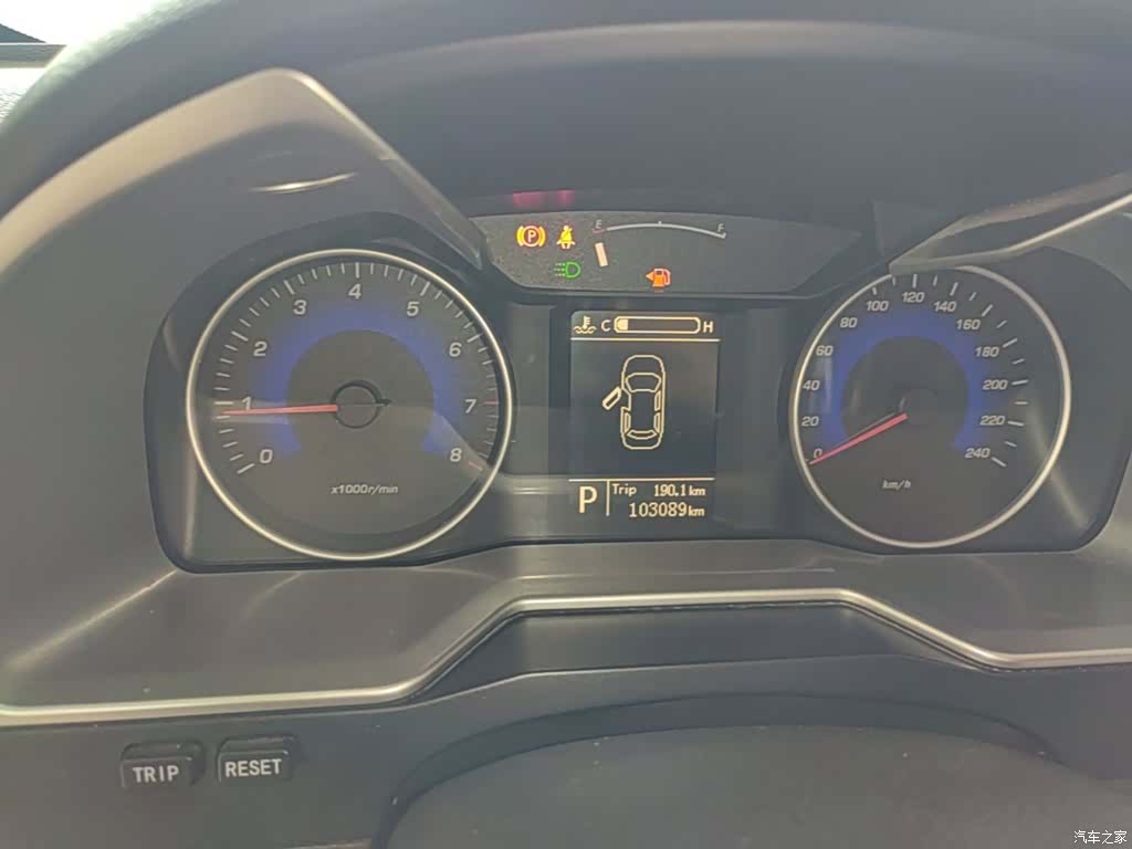 Geely Emgrand, 2015 12