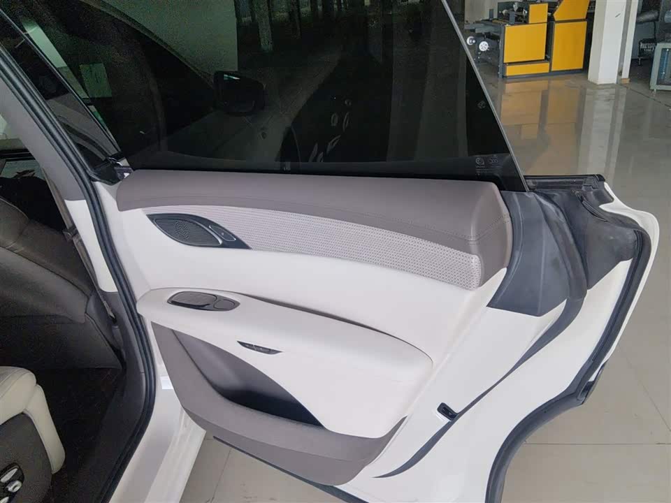 IM Motors Zhiji LS7 IM Motors Zhiji LS7