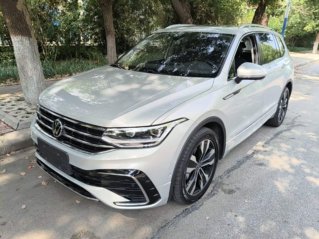 Volkswagen Tiguan L L 2023 330TSI AT R-Line