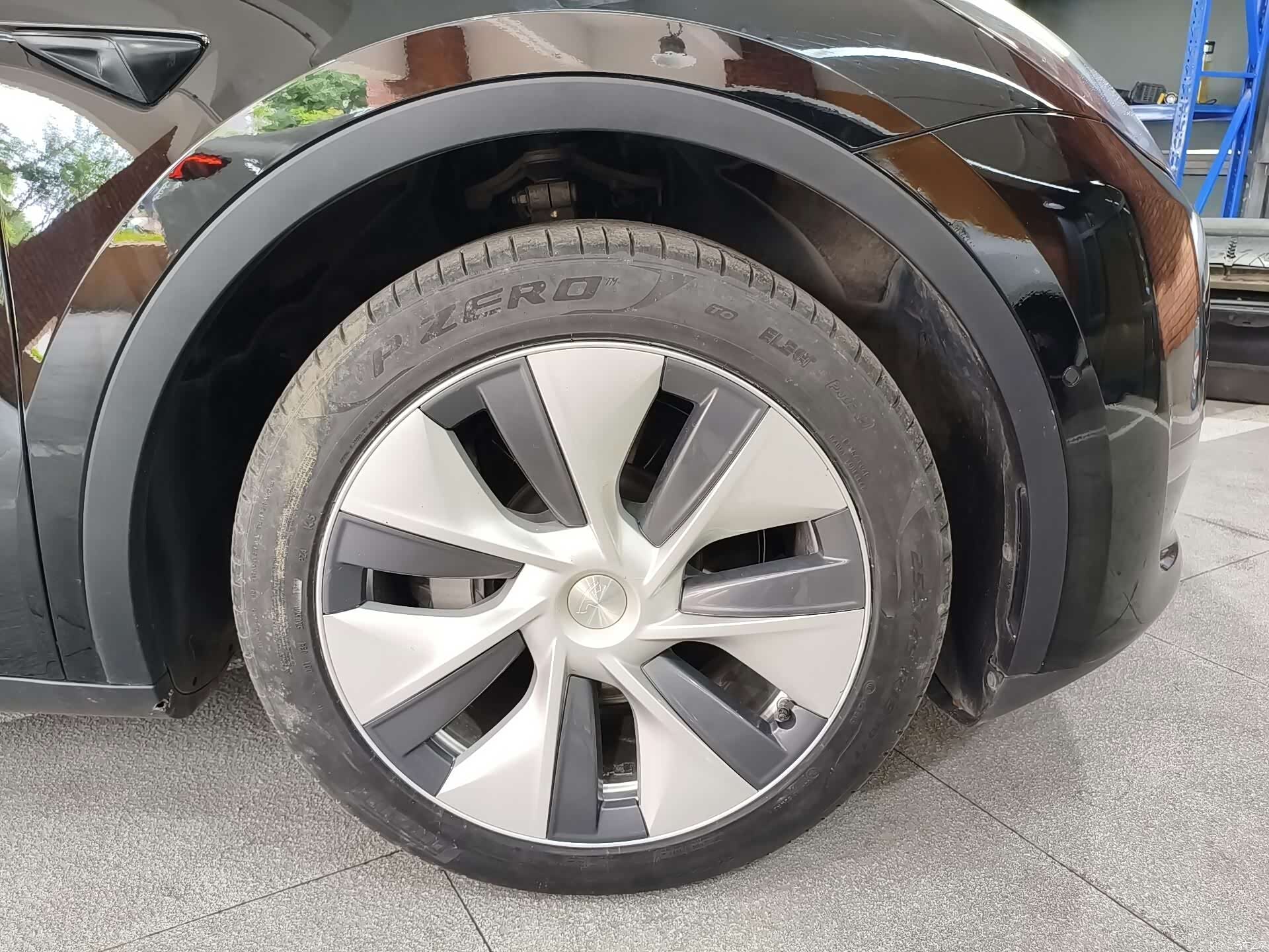 Tesla Model Y, 2023 17