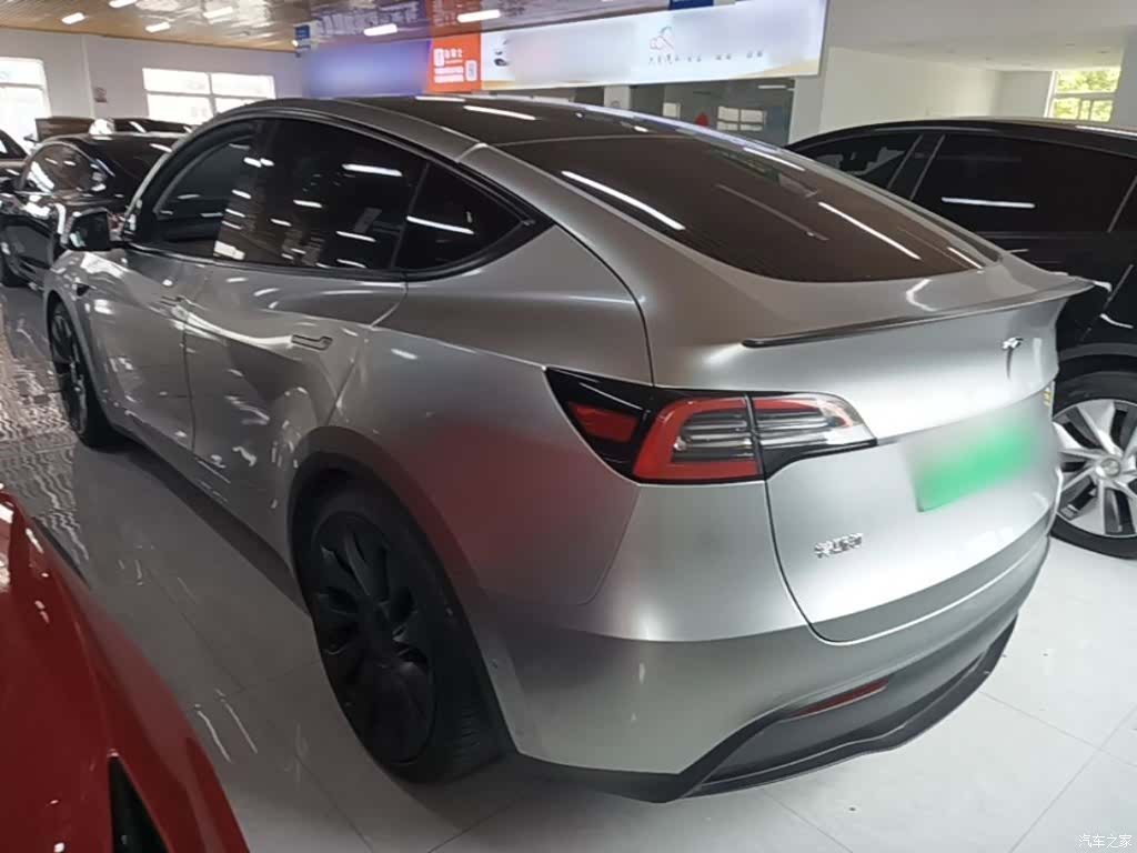Tesla Model Y, 2022 все фото