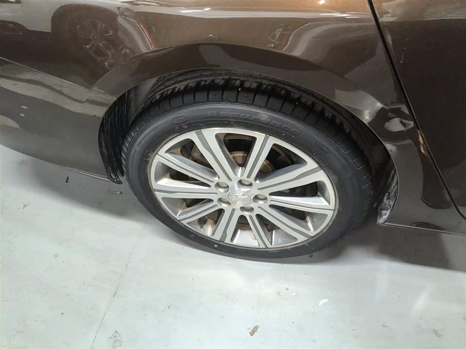 Peugeot 408