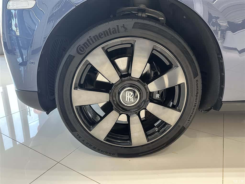 Rolls-Royce Cullinan, 2023 все фото