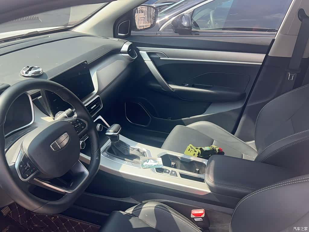 Geely Coolray, 2025 16