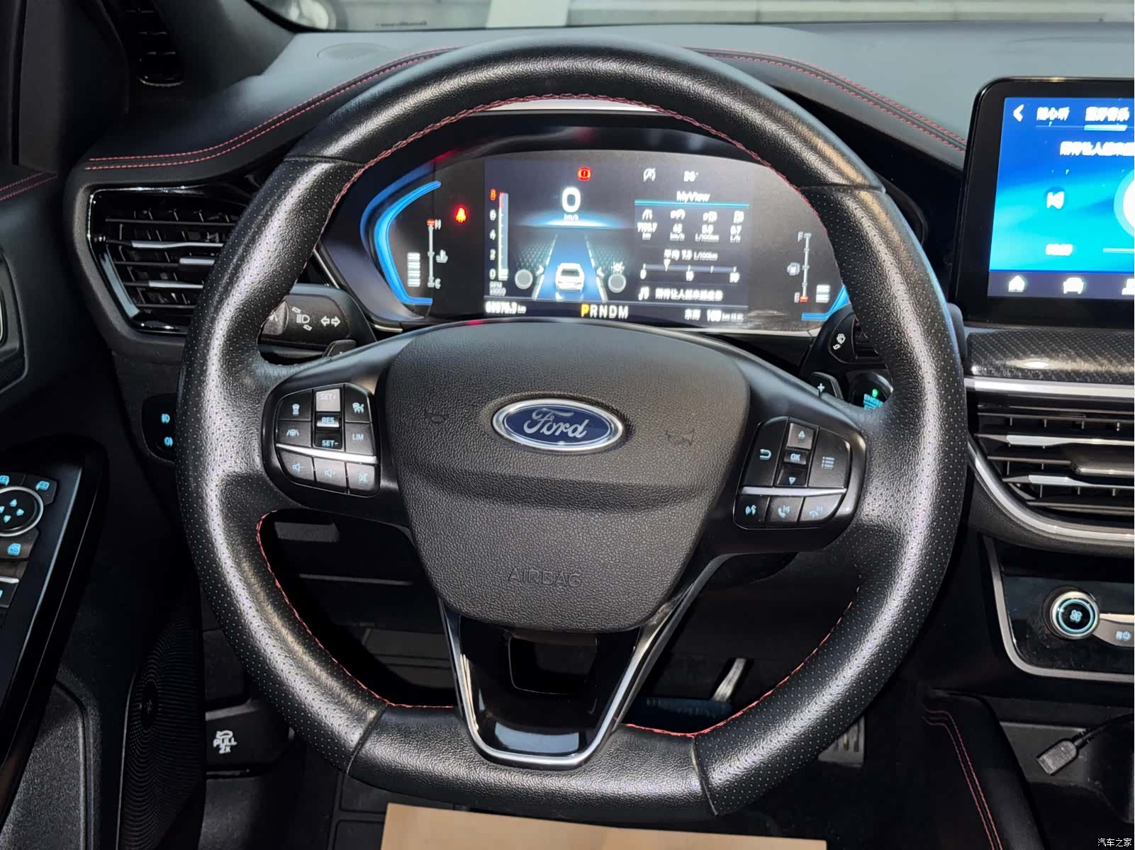 Ford Focus, 2022 16