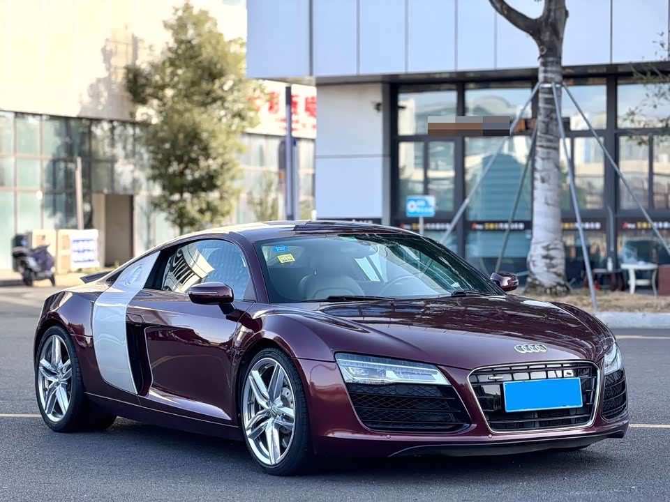 Audi R8