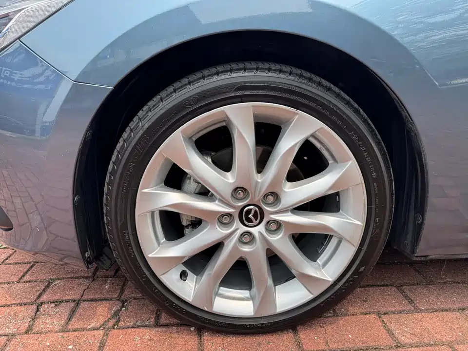 Mazda 3 Angkesaila