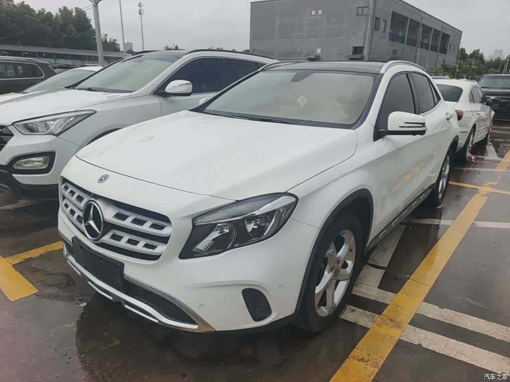 Mercedes-Benz GLA