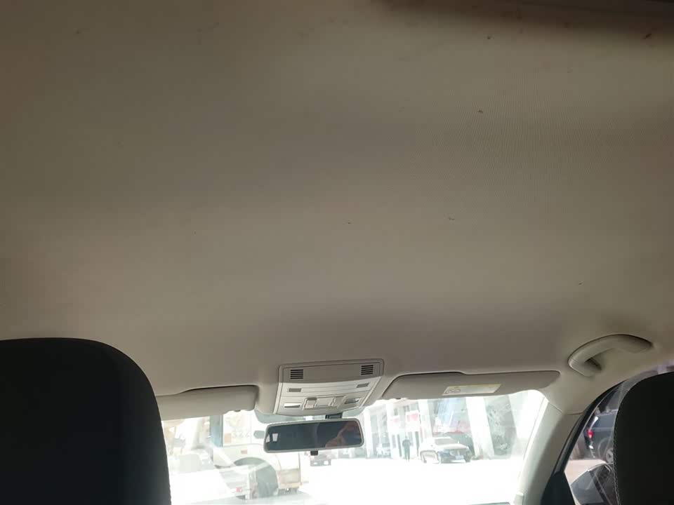 Volkswagen T-ROC exploring Songs