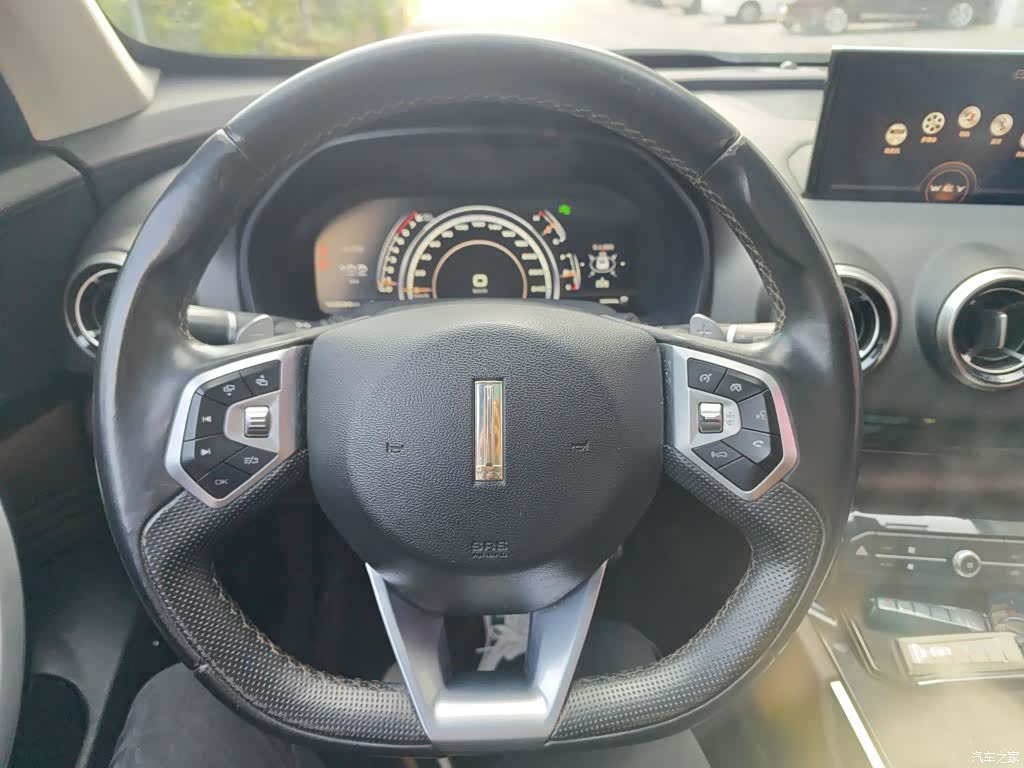 WEY VV7, 2017 3