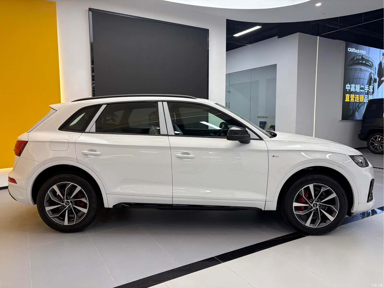 Audi Q5L, 1900 4