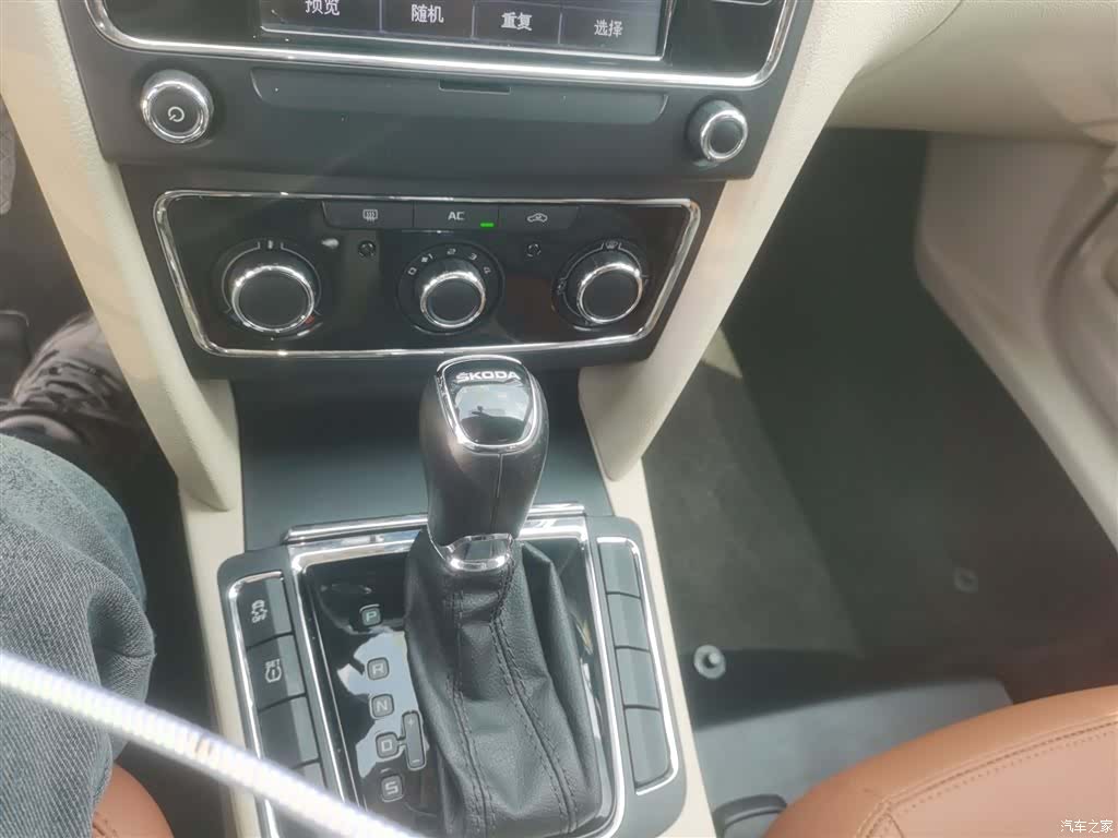 Skoda Superb, 2015 10