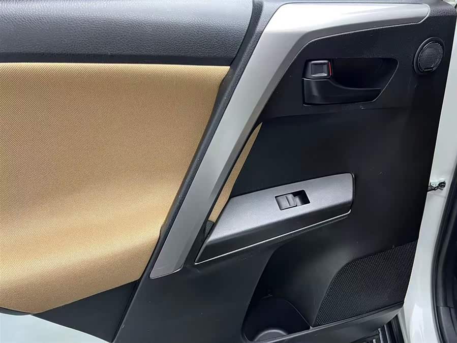 Toyota RAV4 2018, фото 13