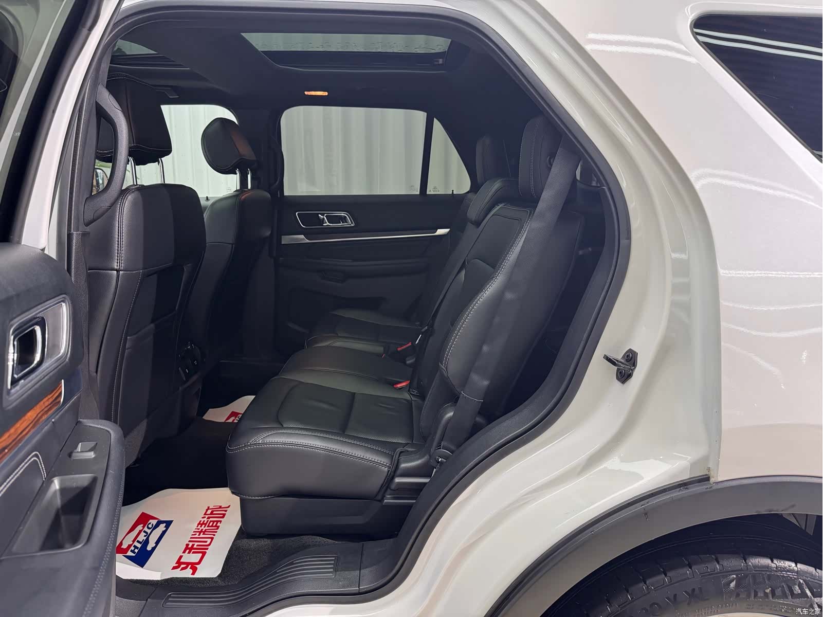 Ford Explorer, 2018 все фото
