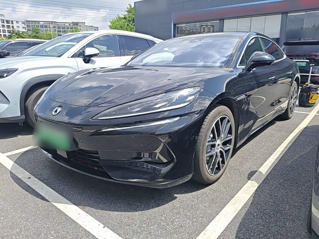 Denza Z9