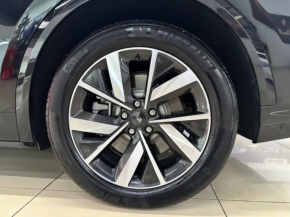 Li Auto Ideal L8