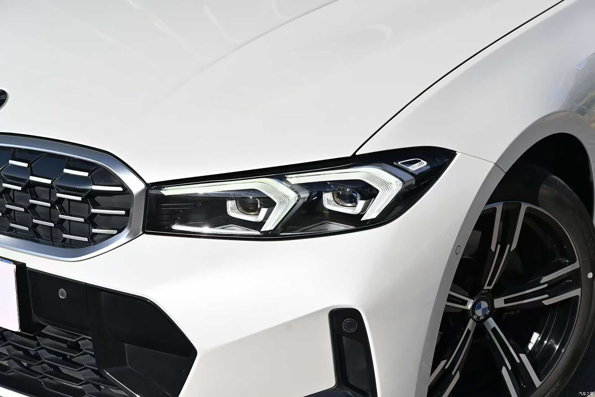 BMW 3 Series, 2023 все фото