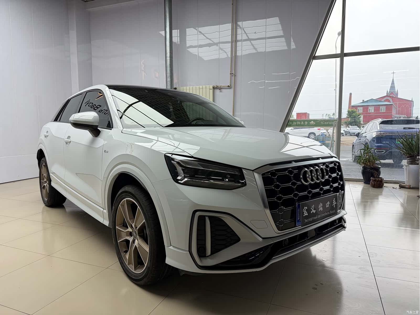 Audi Q2L, 2023 3