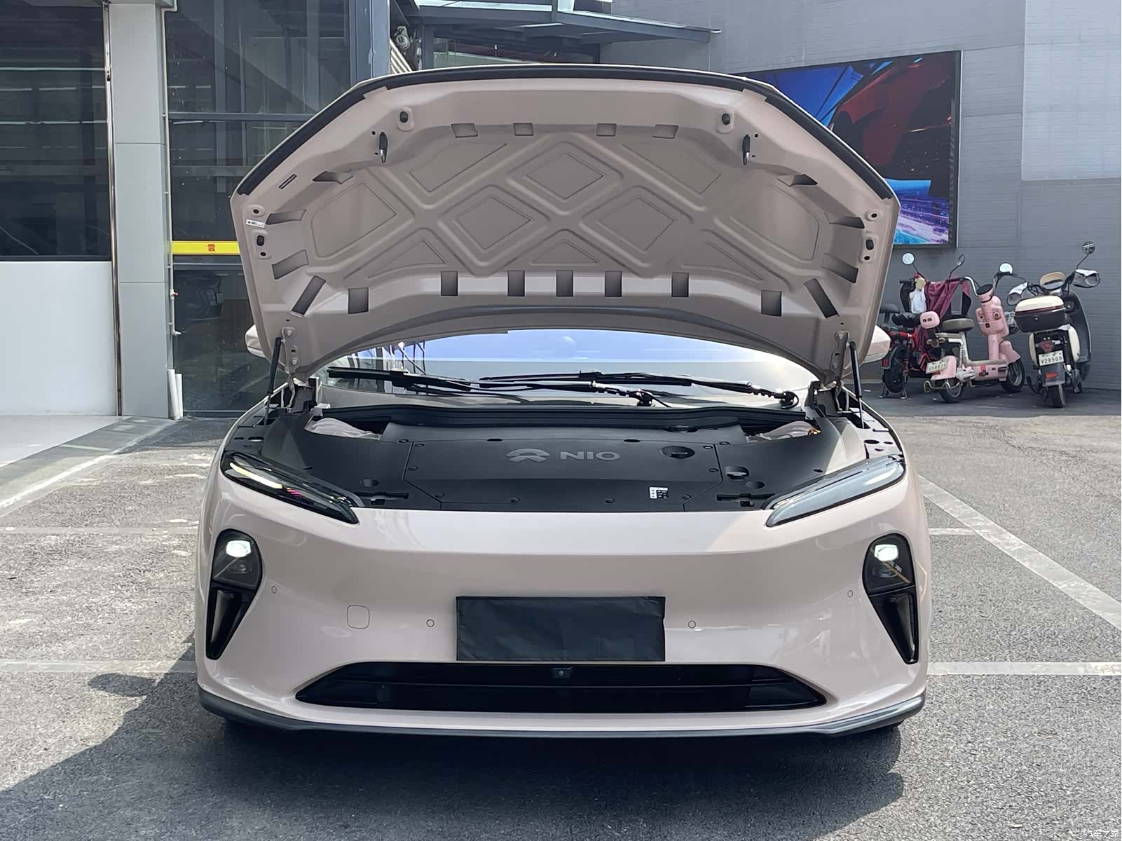 NIO ET5, 2024 17