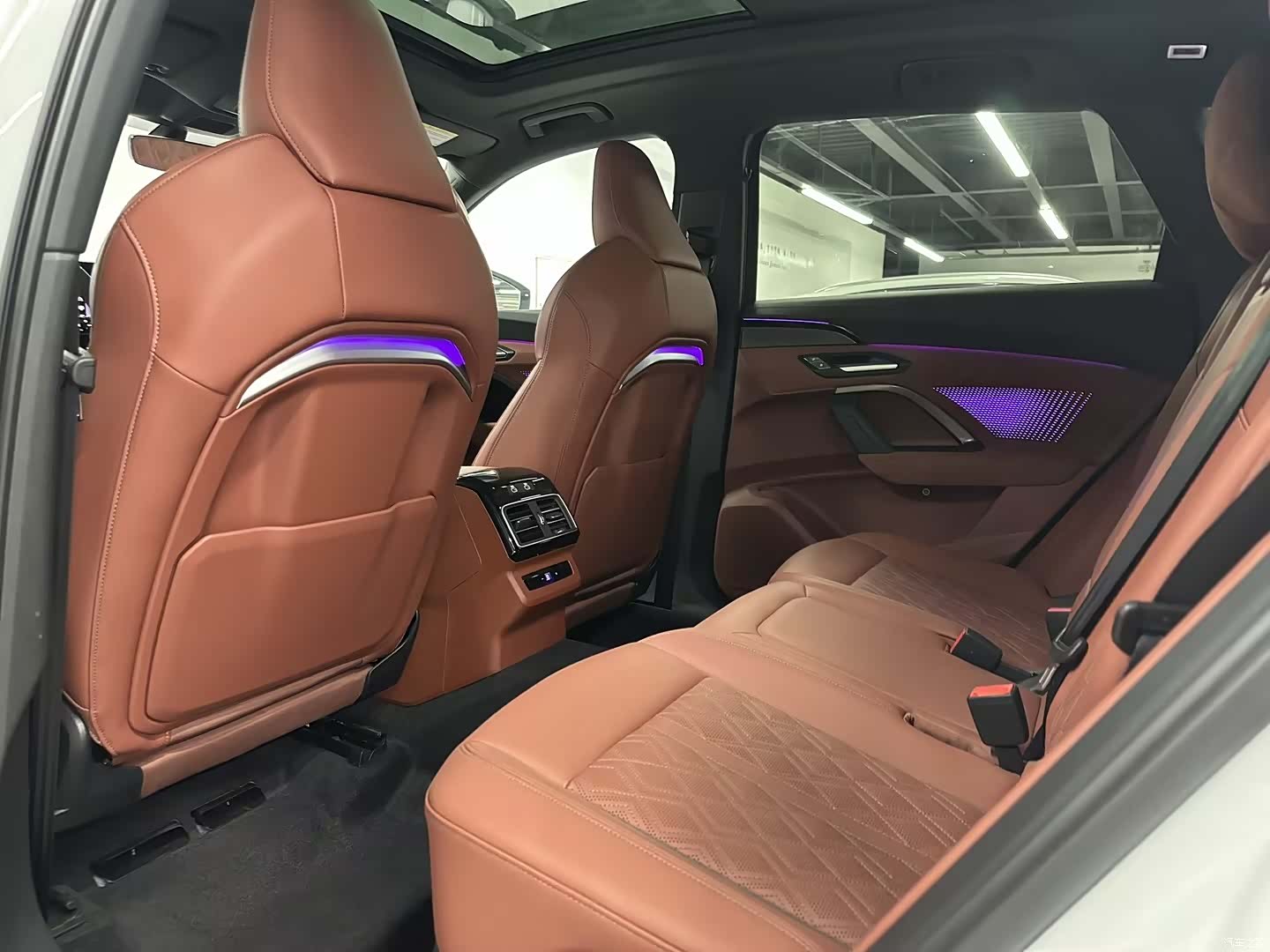 Audi Q5L, 2025 15