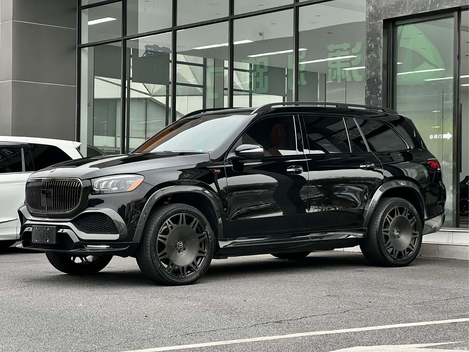 Mercedes-Benz GLS, 2023 1