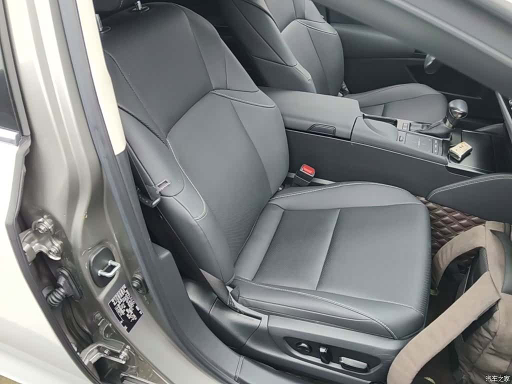 Lexus ES, 2022 25