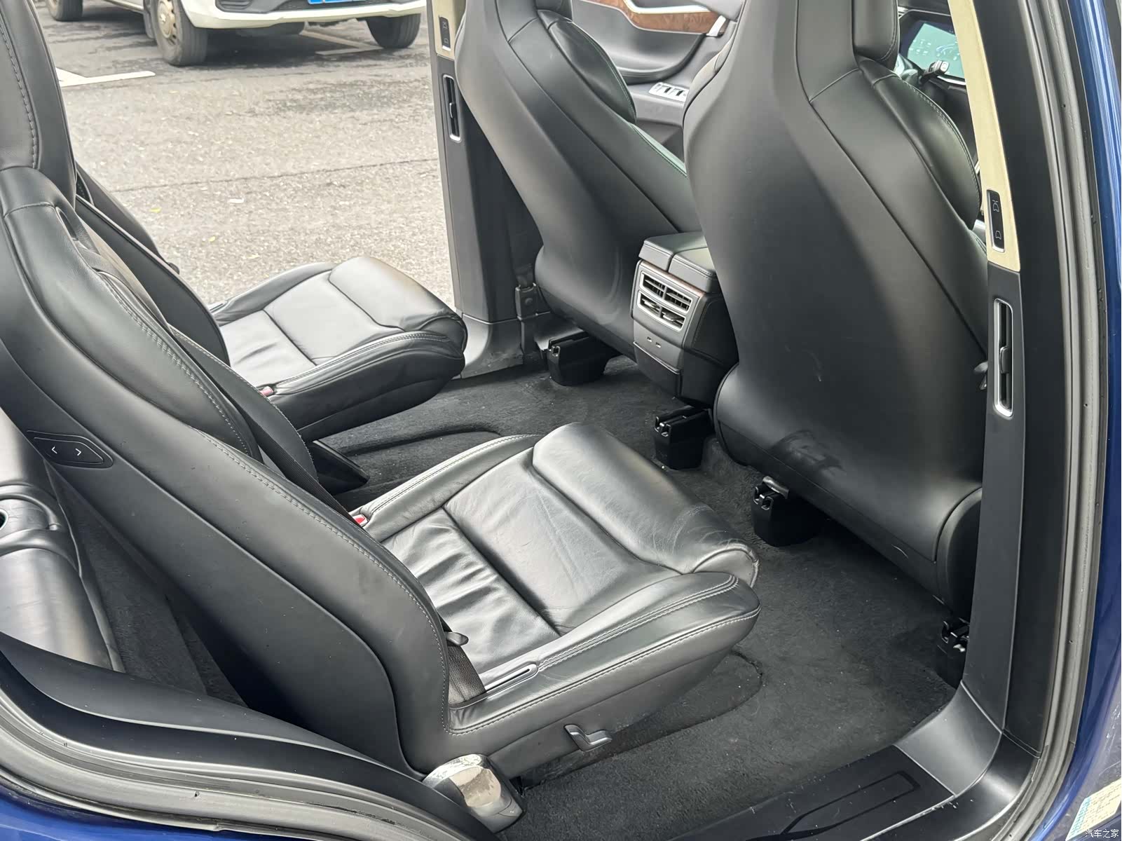 Tesla Model X, 2017 10