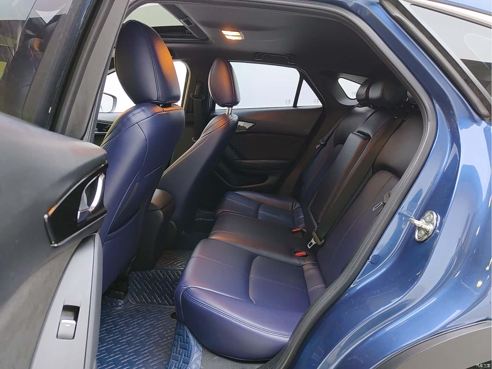 Mazda CX-4, 2022 все фото