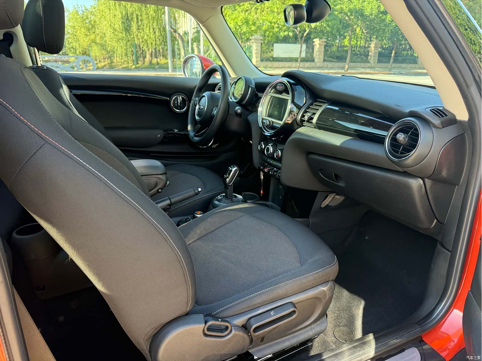 Mini ONE, 2019 10