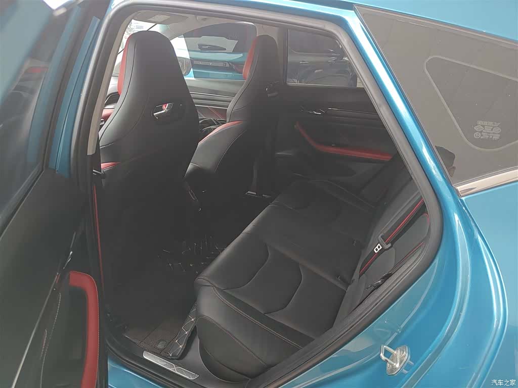 Geely Emgrand, 2022 16