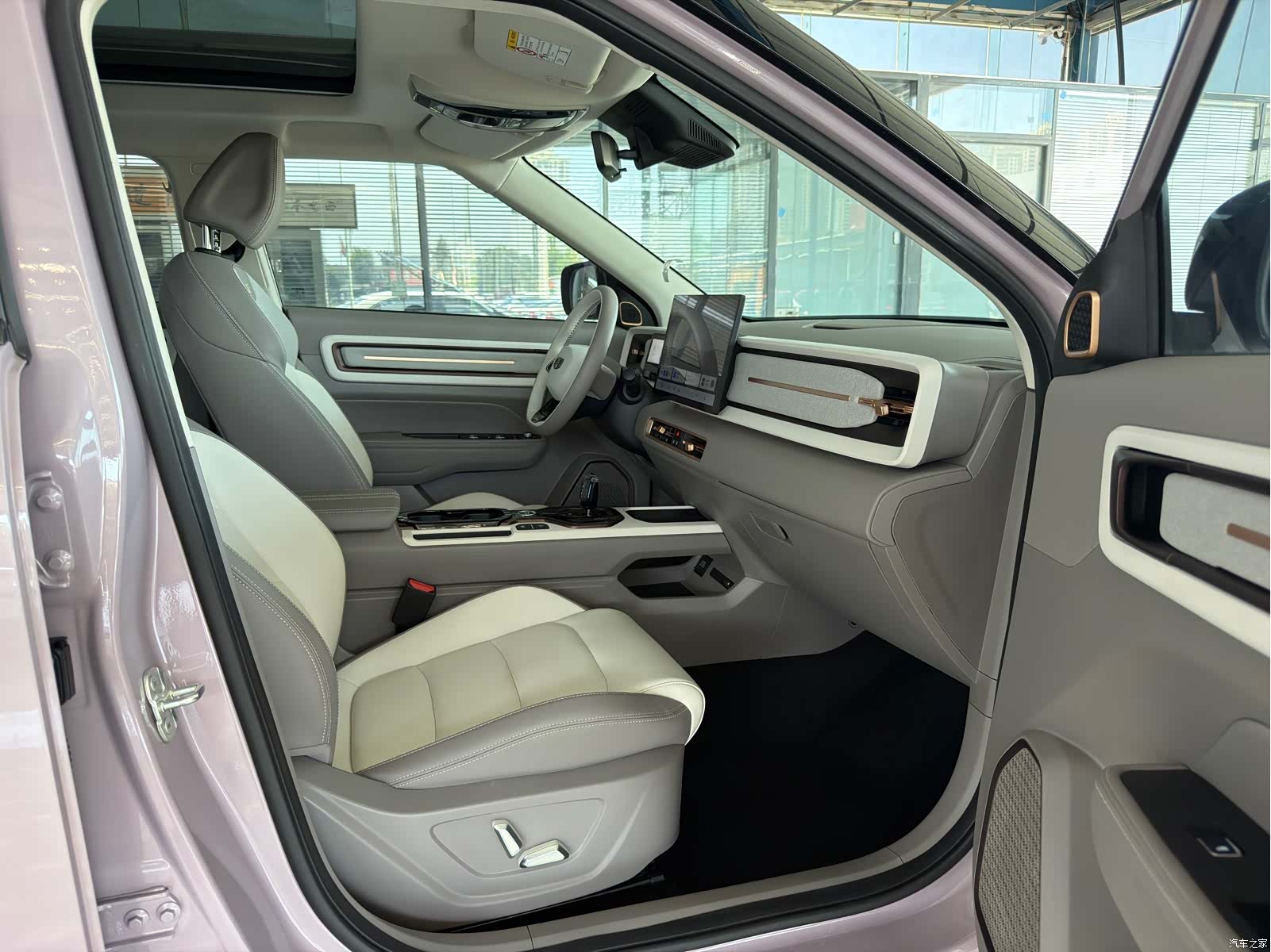 Geely Icon, 2025 14