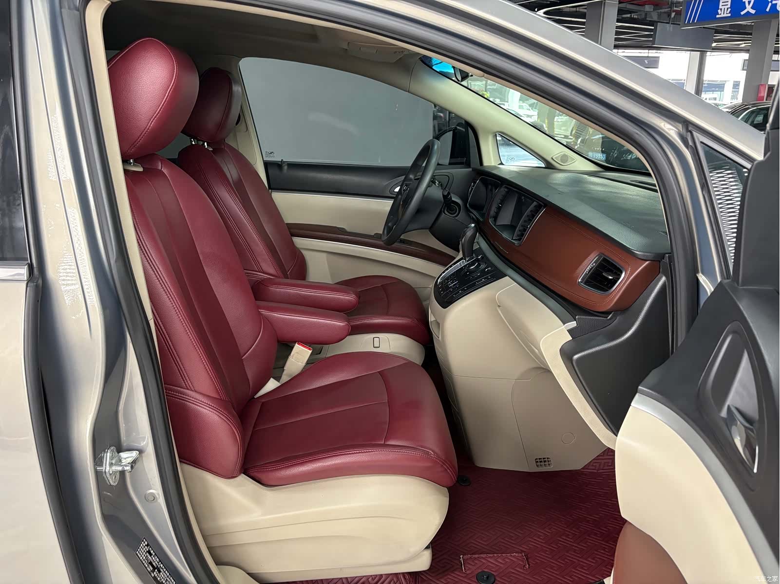 Buick GL8, 2019 12
