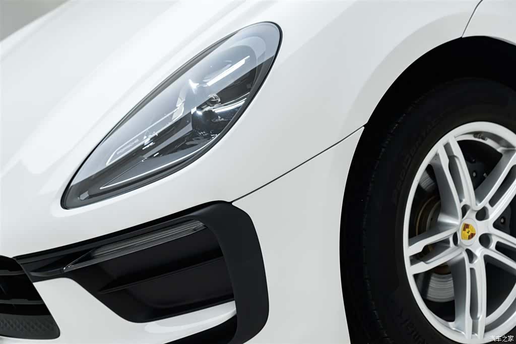 Porsche Macan, 2023 все фото