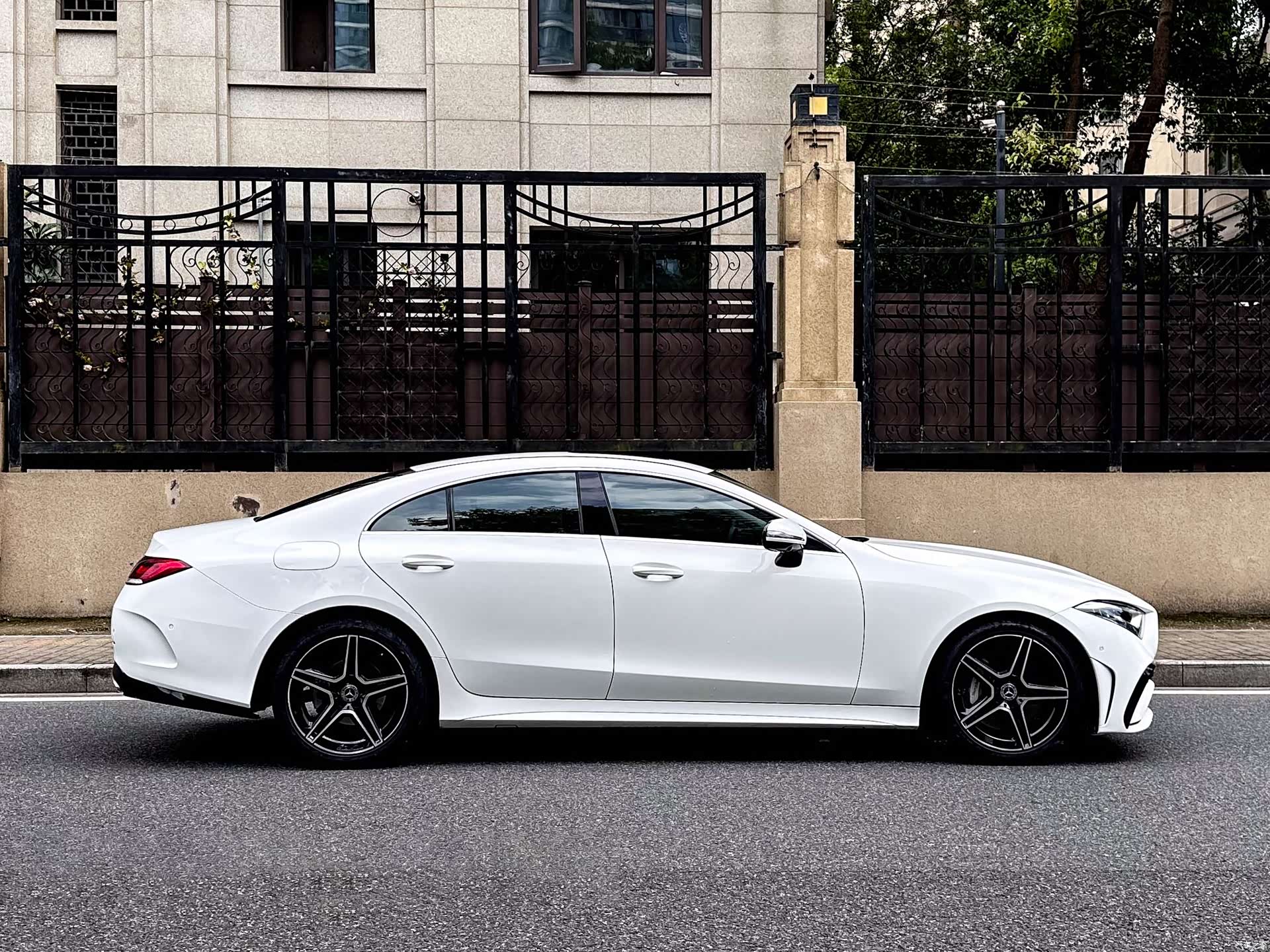 Mercedes-Benz CLS, 2023 3